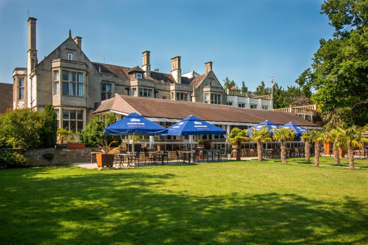 Westone Manor Hotel Northampton Exterior photo